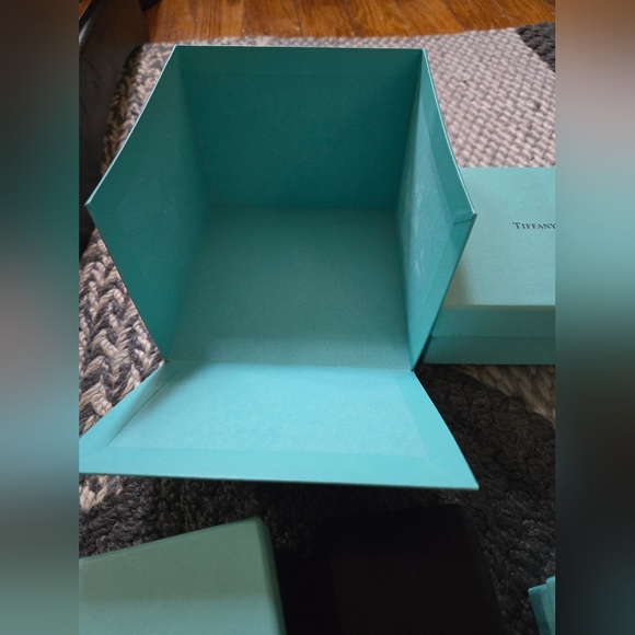 Tiffany & Co. Lot Of Showcase Boxes - Picture 4 of 5